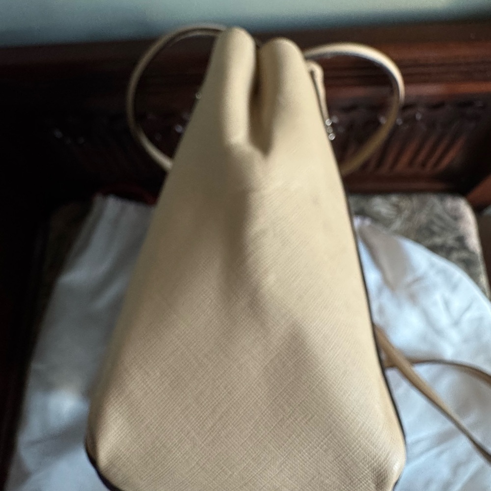 Coach Light Tan Leather Shoulder Bag - Picture 9 of 16